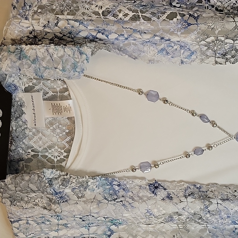 Elegant Blue and White Lace Women's Top - Picture 2 of 7